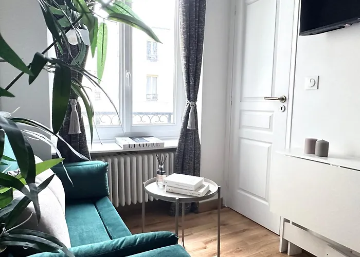 Beautiful Retreat In Paris